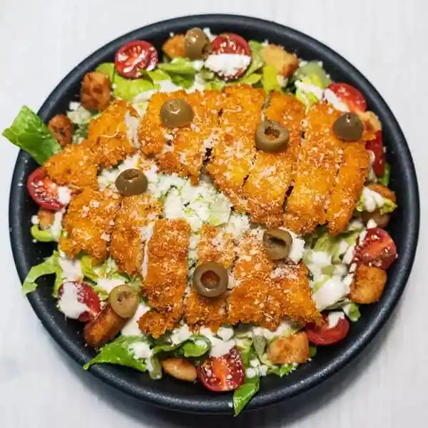 سالاد سزار سوخاری رستوران رنزو در ولیعصر تبریز